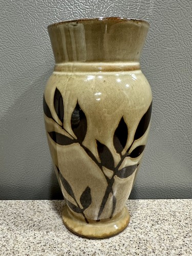 Ceramic tan vase with - 7.5”,