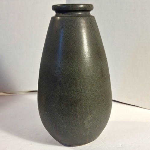 Gray solid pottery - gray,