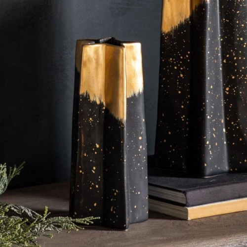 Small star shaped - black, and
