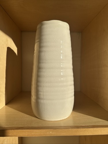 White glossy ribbed - ribbed, pattern