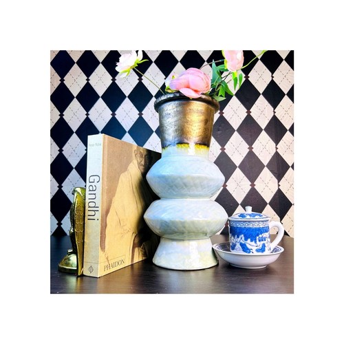 Large sculptural mid - large,