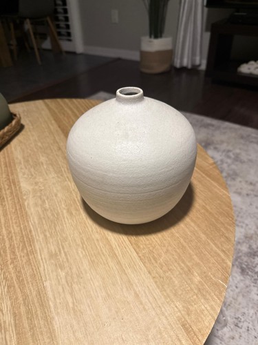 Minimalist round ceramic - minimalist,