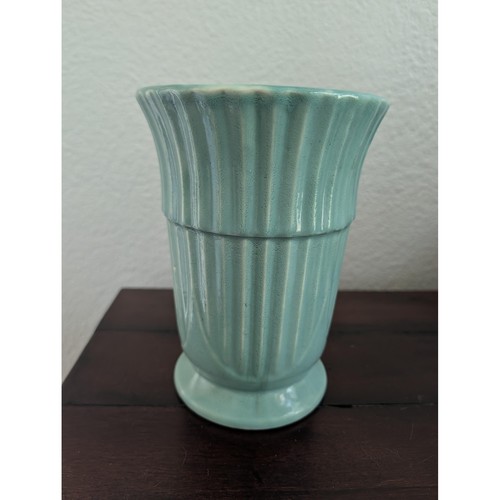 Vtg usa pottery fluted urn - usa,