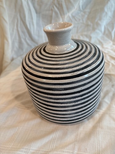 Home black white striped - &,