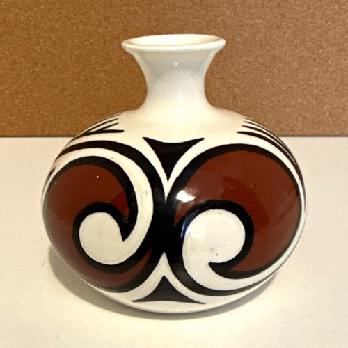 Trypillian style round bud - style,