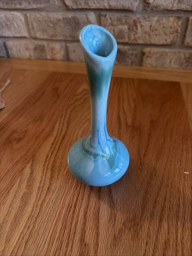 Dryden art pottery bud vase - art,