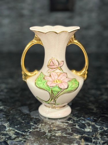 Hull pottery in - 1/2, in.
