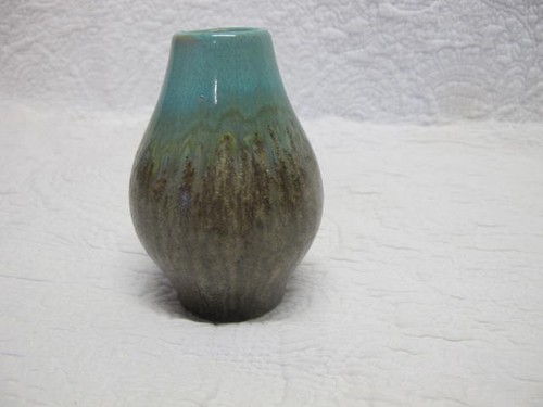 Glossy turquoise drip - glossy,